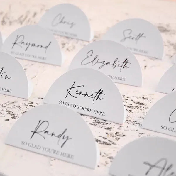 circular wedding place cards, seating table name tags